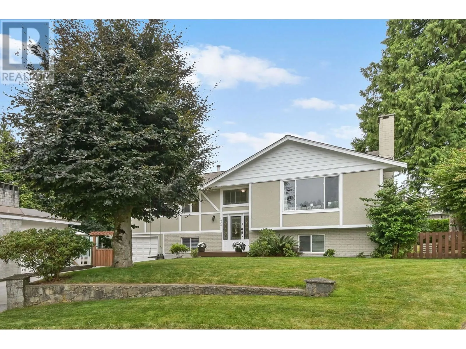 1850 SINCLAIR PLACE