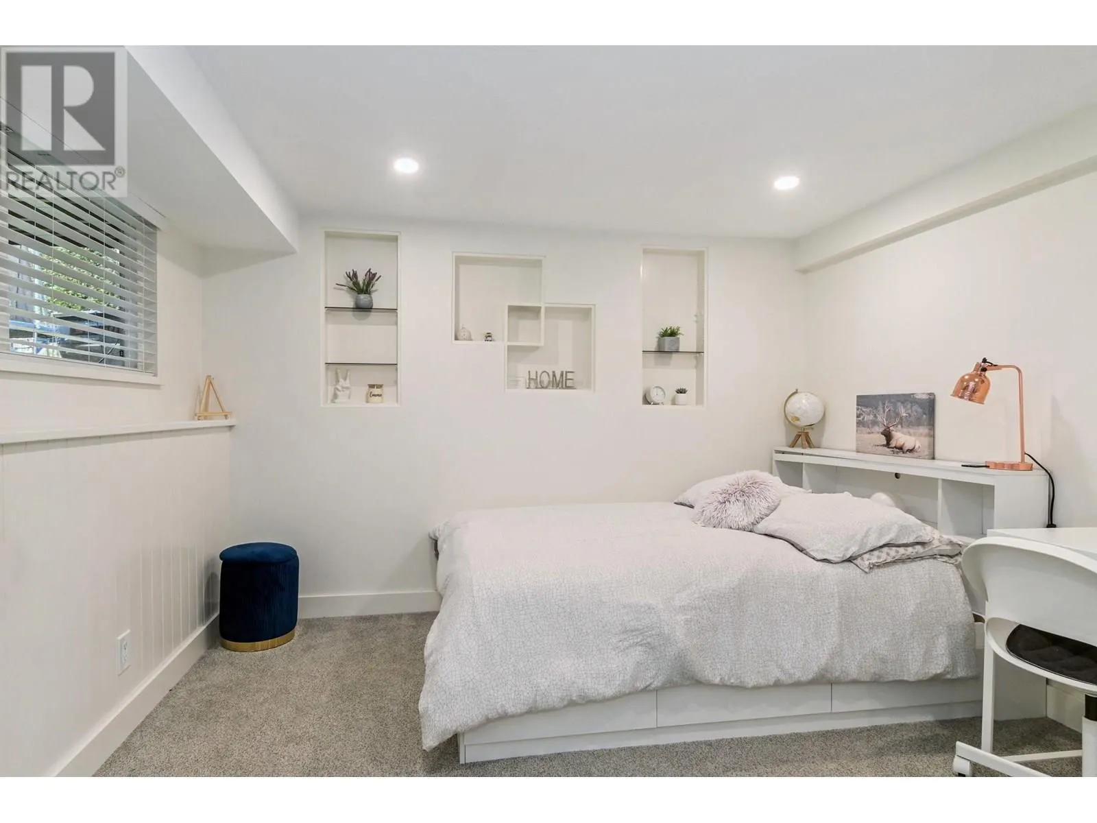 1850 SINCLAIR PLACE