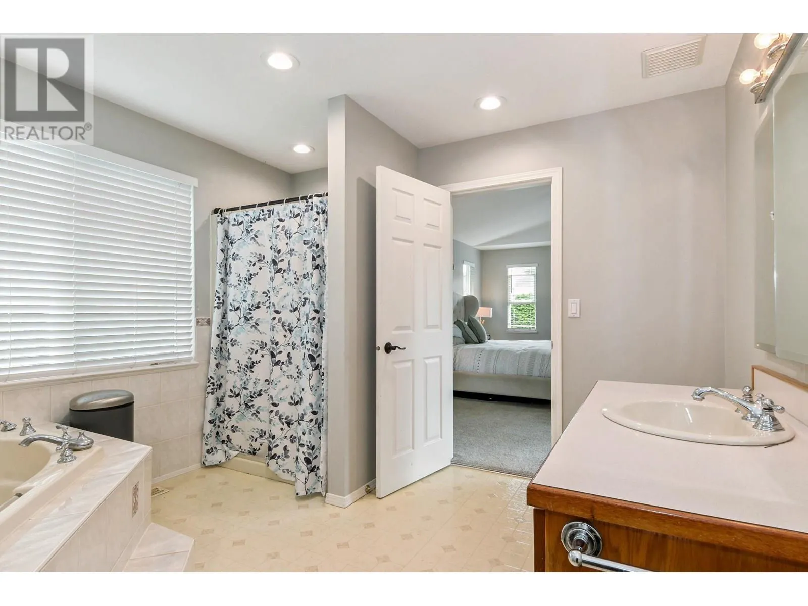 1850 SINCLAIR PLACE