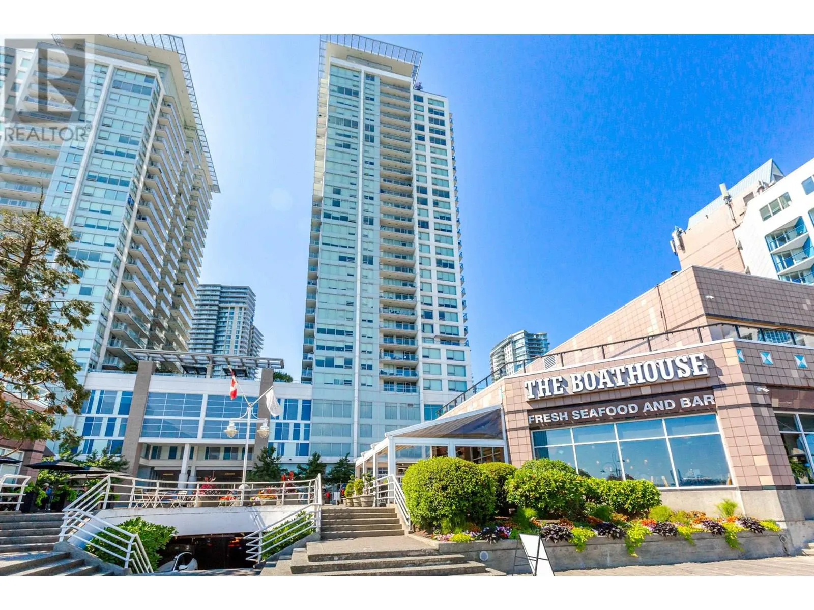 1108 908 QUAYSIDE DRIVE