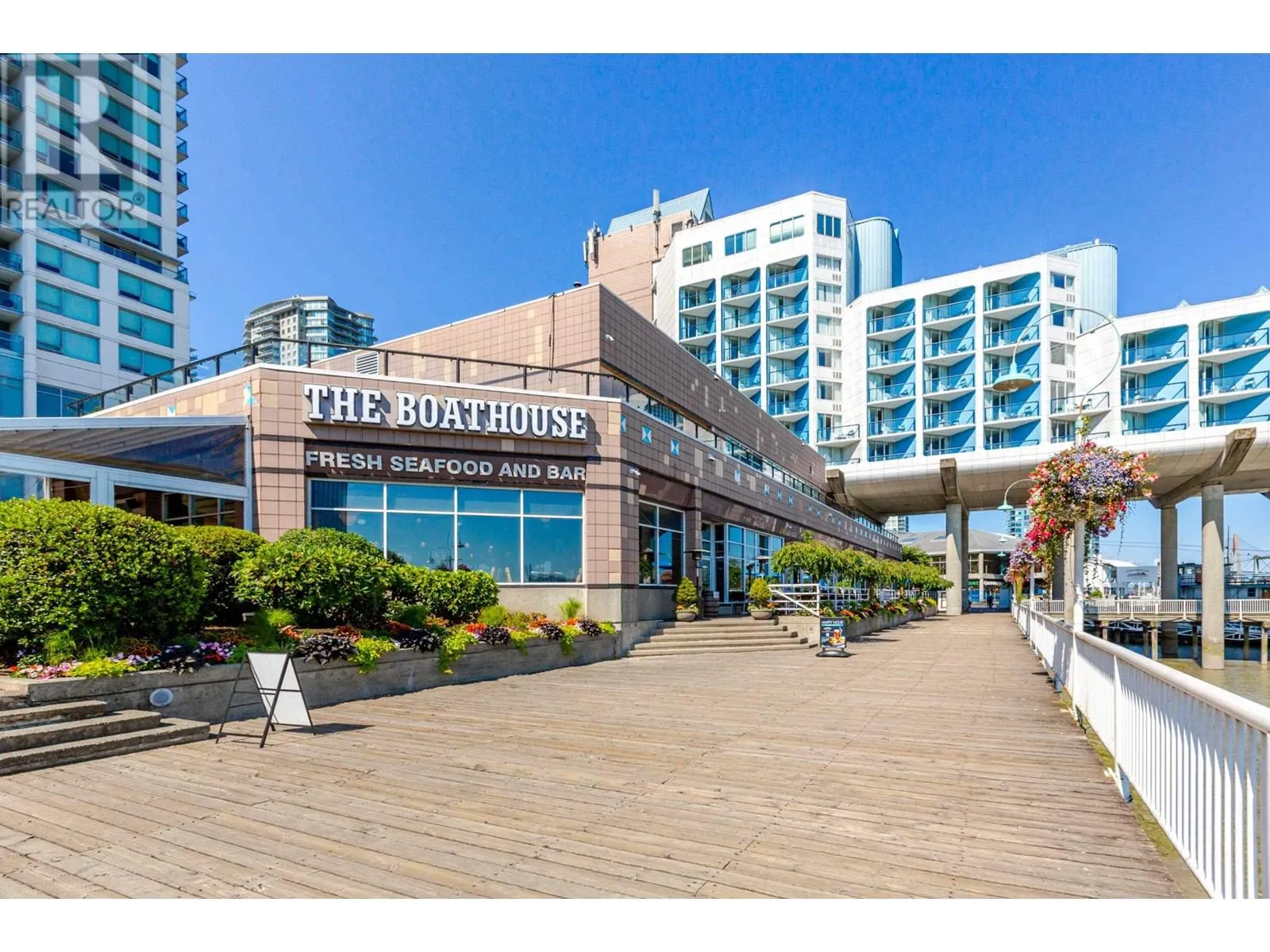 1108 908 QUAYSIDE DRIVE