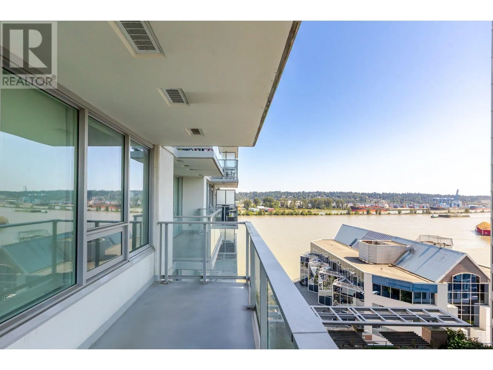 1108 908 QUAYSIDE DRIVE