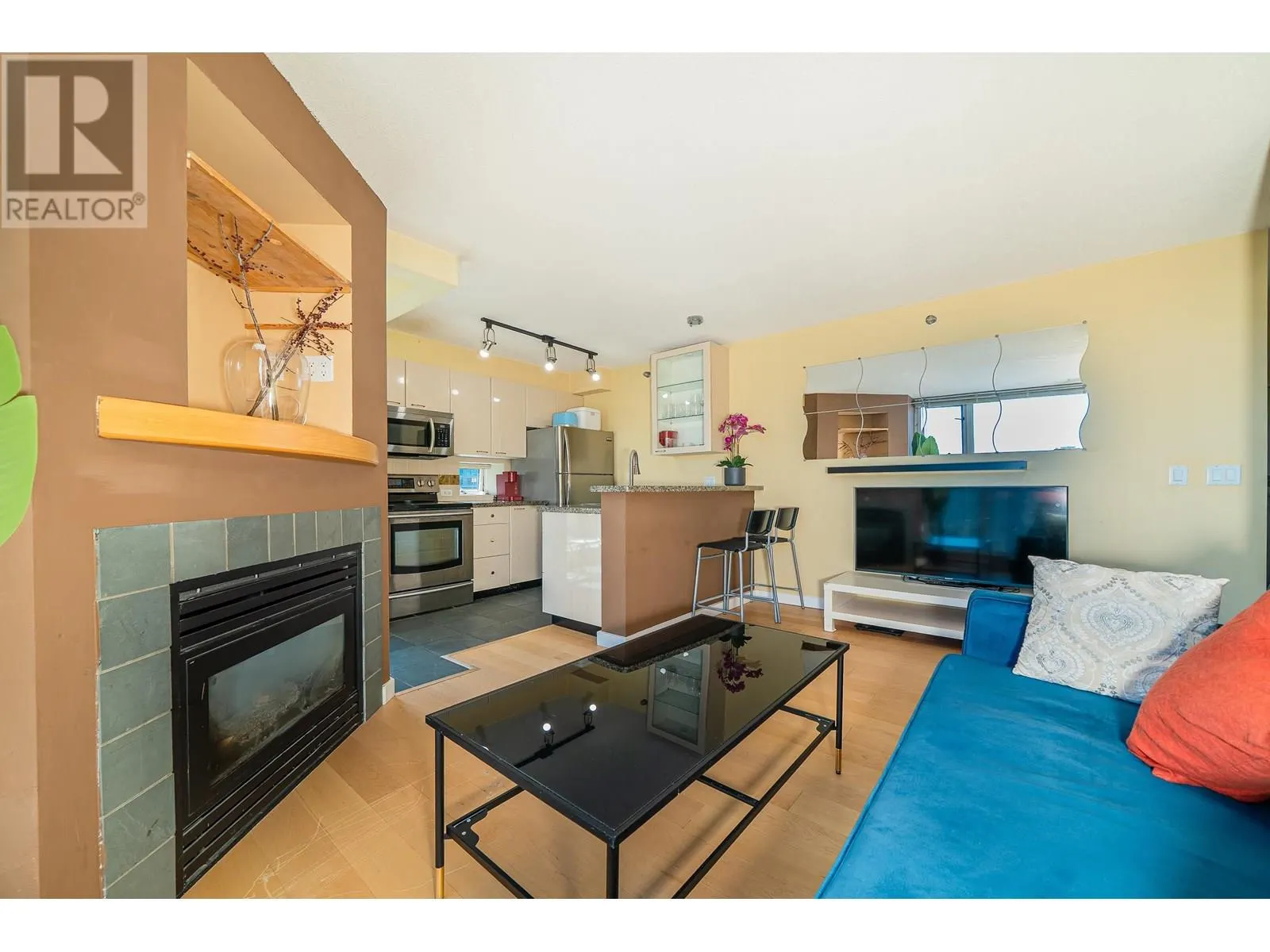1509 1068 HORNBY STREET