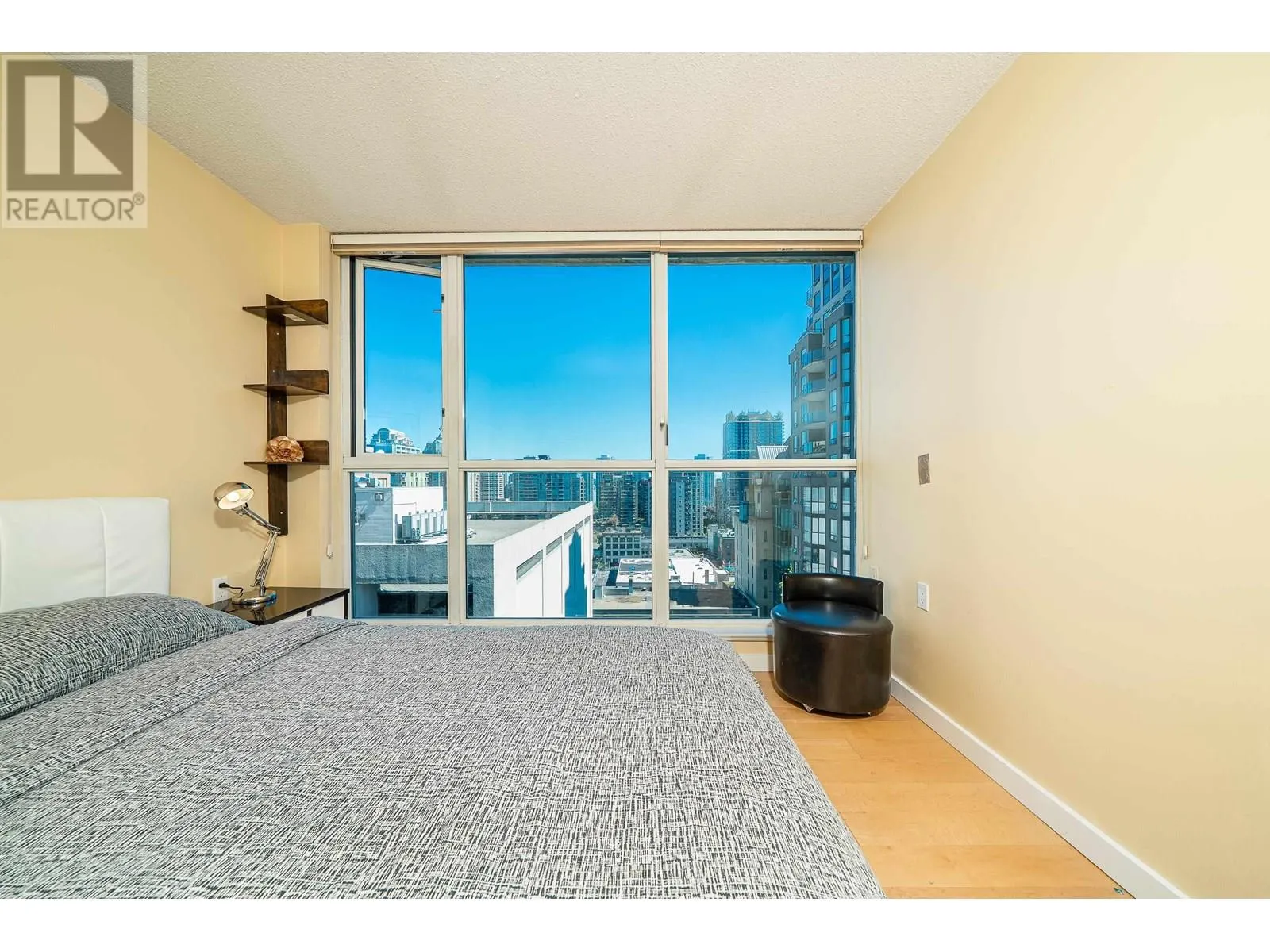 1509 1068 HORNBY STREET
