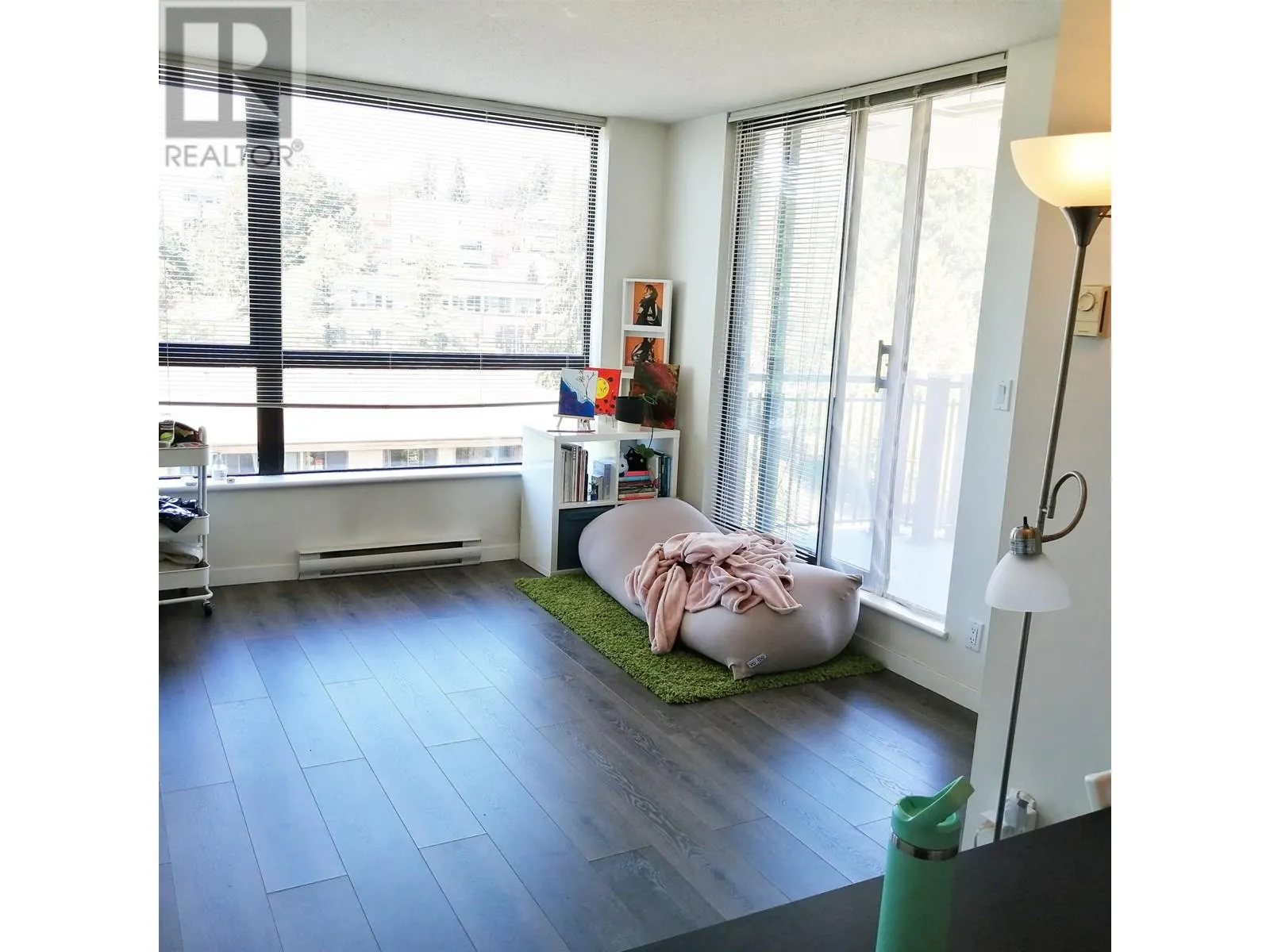 708 814 ROYAL AVENUE