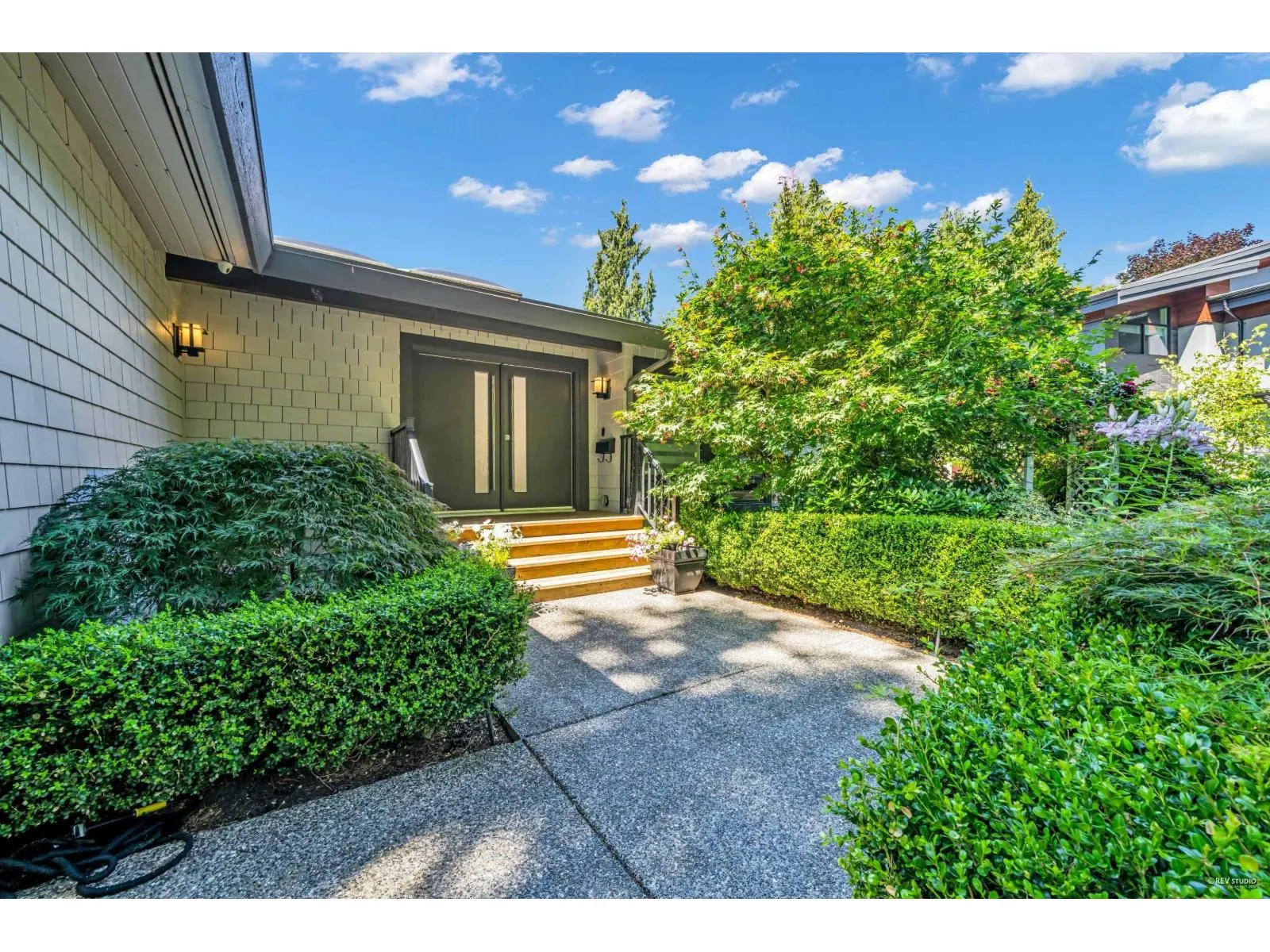1723 AMBLE GREENE DRIVE