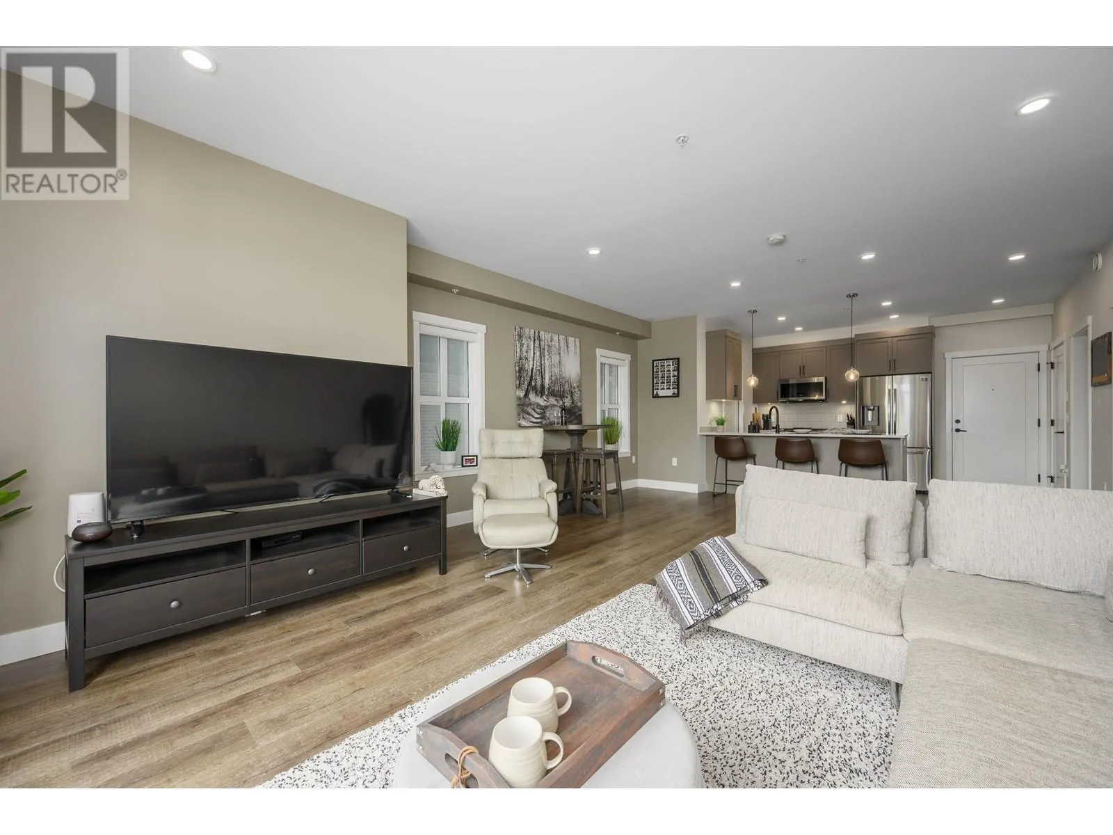 204 22638 119 AVENUE