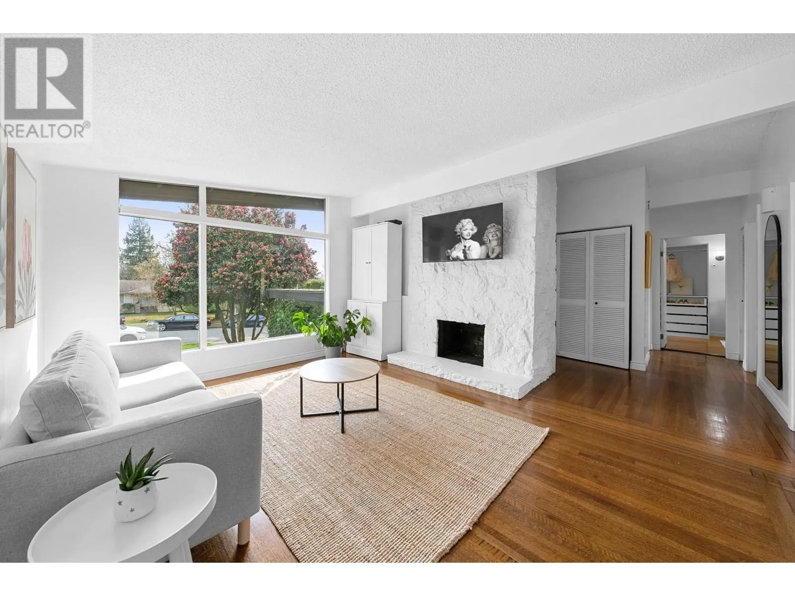 530 W 14TH STREET