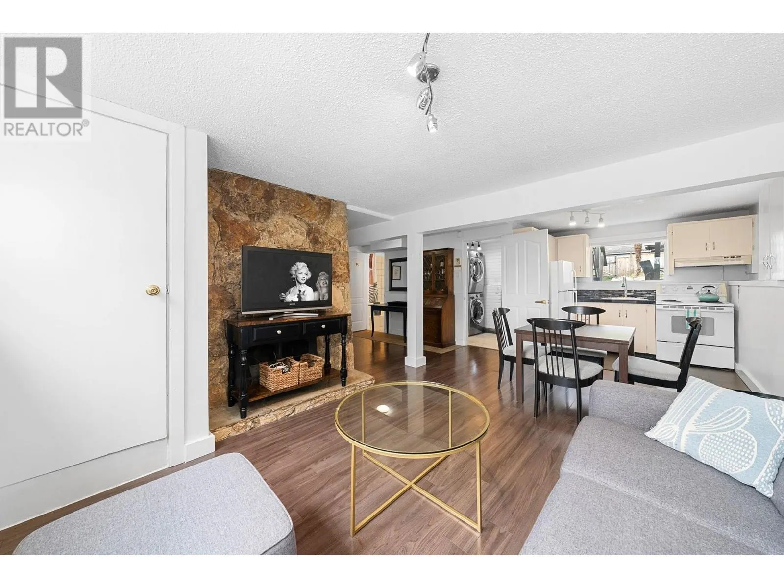 530 W 14TH STREET