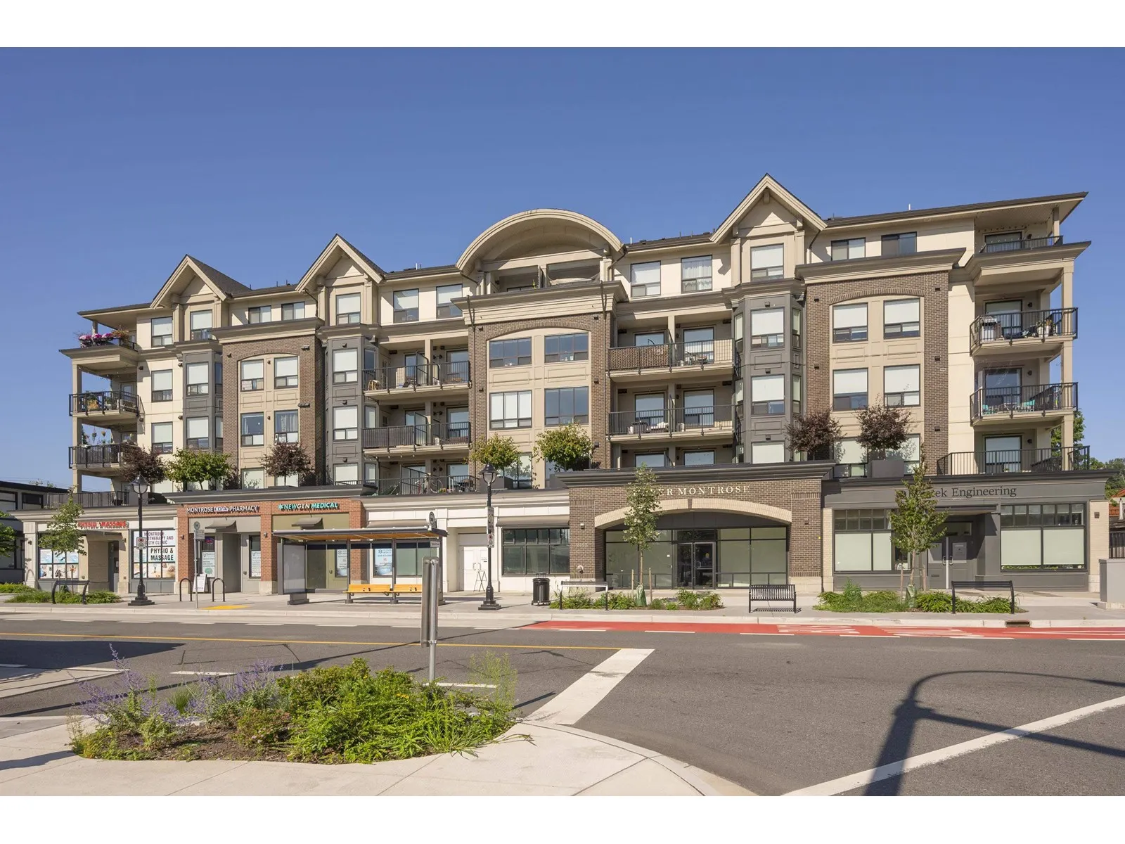 315 2493 MONTROSE AVENUE