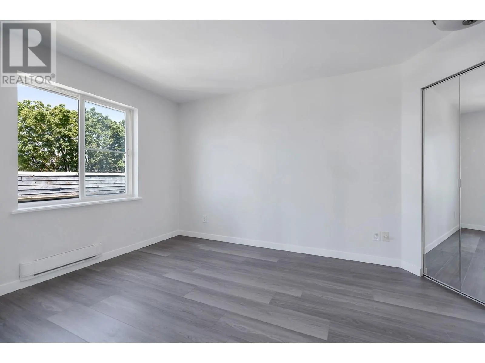404 245 ST. DAVIDS AVENUE