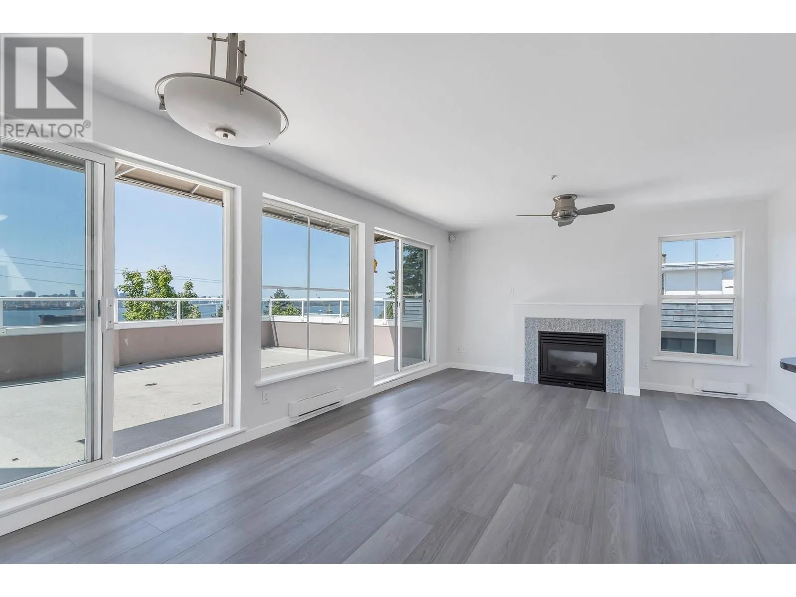 404 245 ST. DAVIDS AVENUE