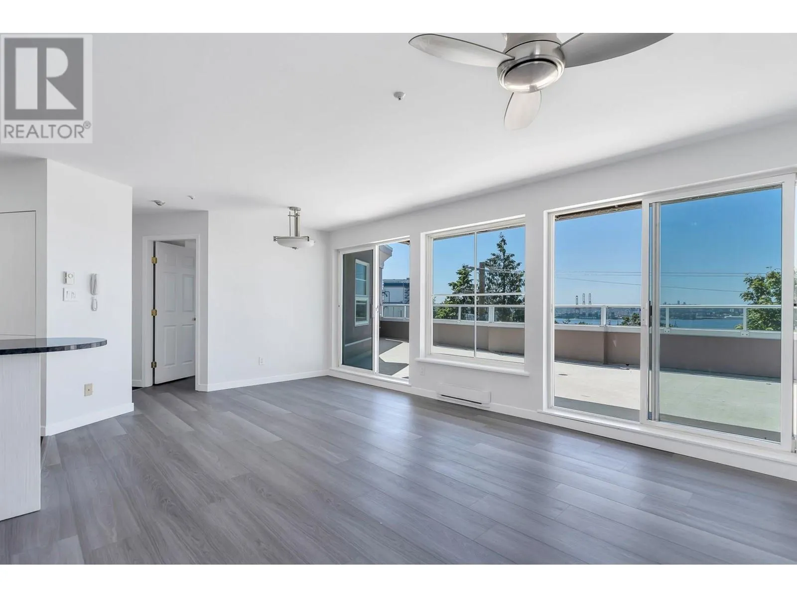 404 245 ST. DAVIDS AVENUE