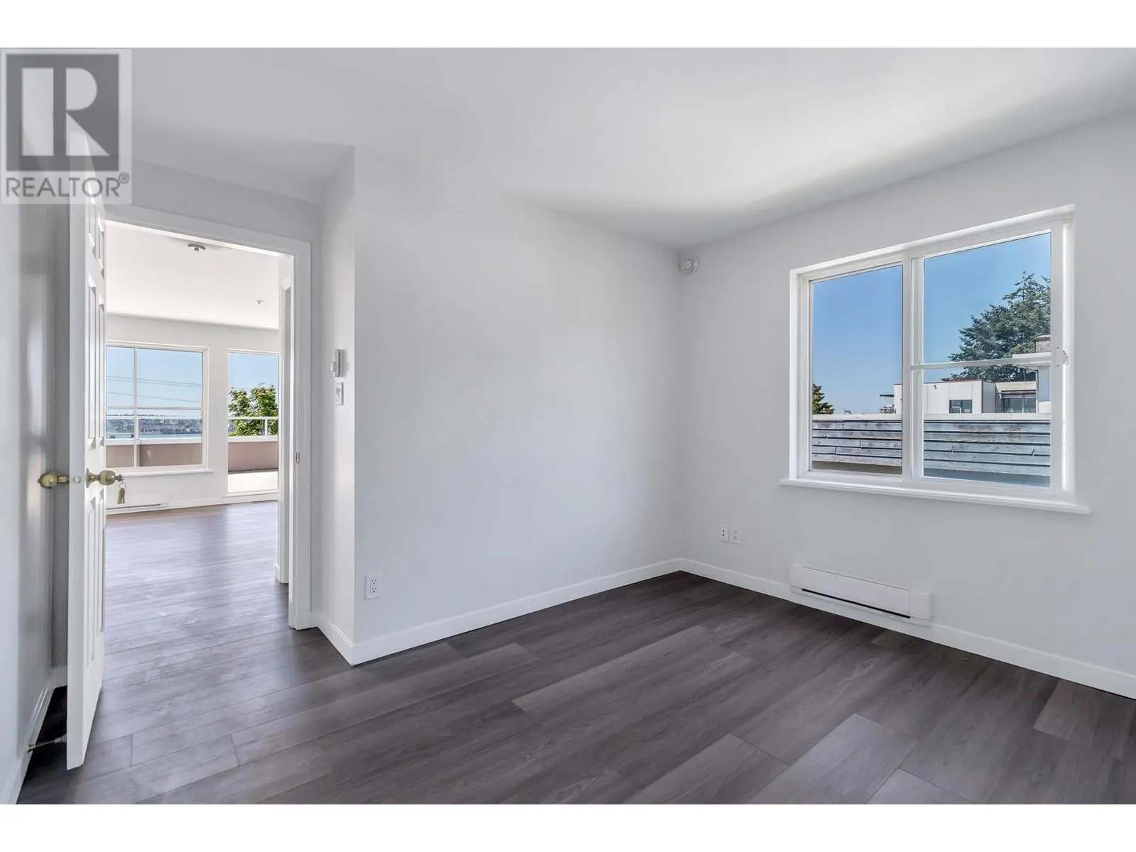 404 245 ST. DAVIDS AVENUE