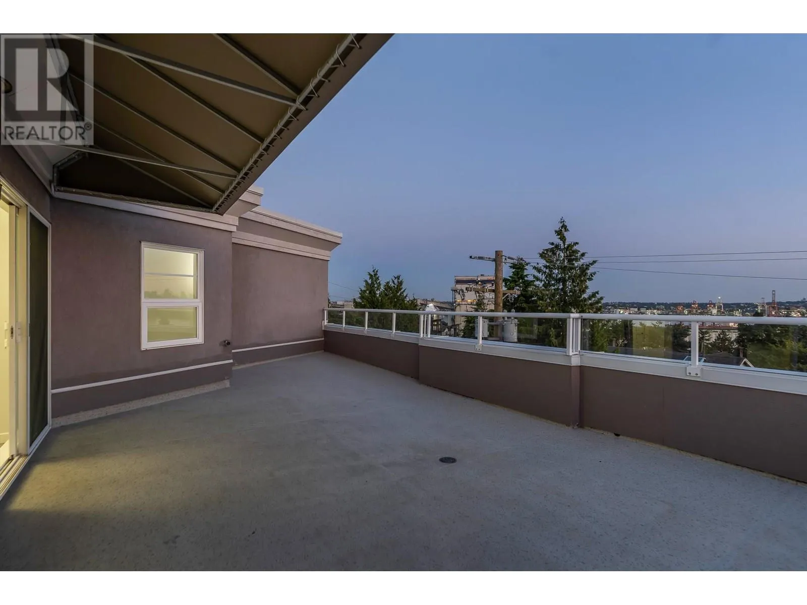 404 245 ST. DAVIDS AVENUE