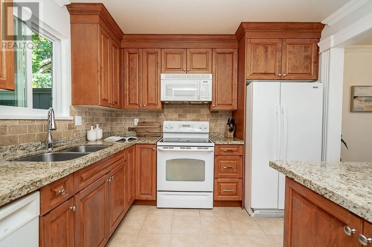 34 900 W 17TH STREET