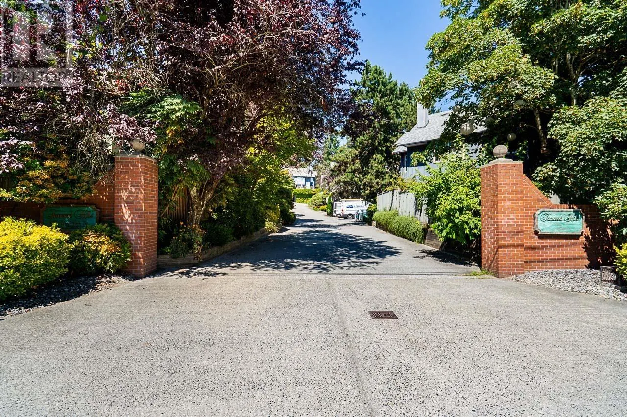 34 900 W 17TH STREET
