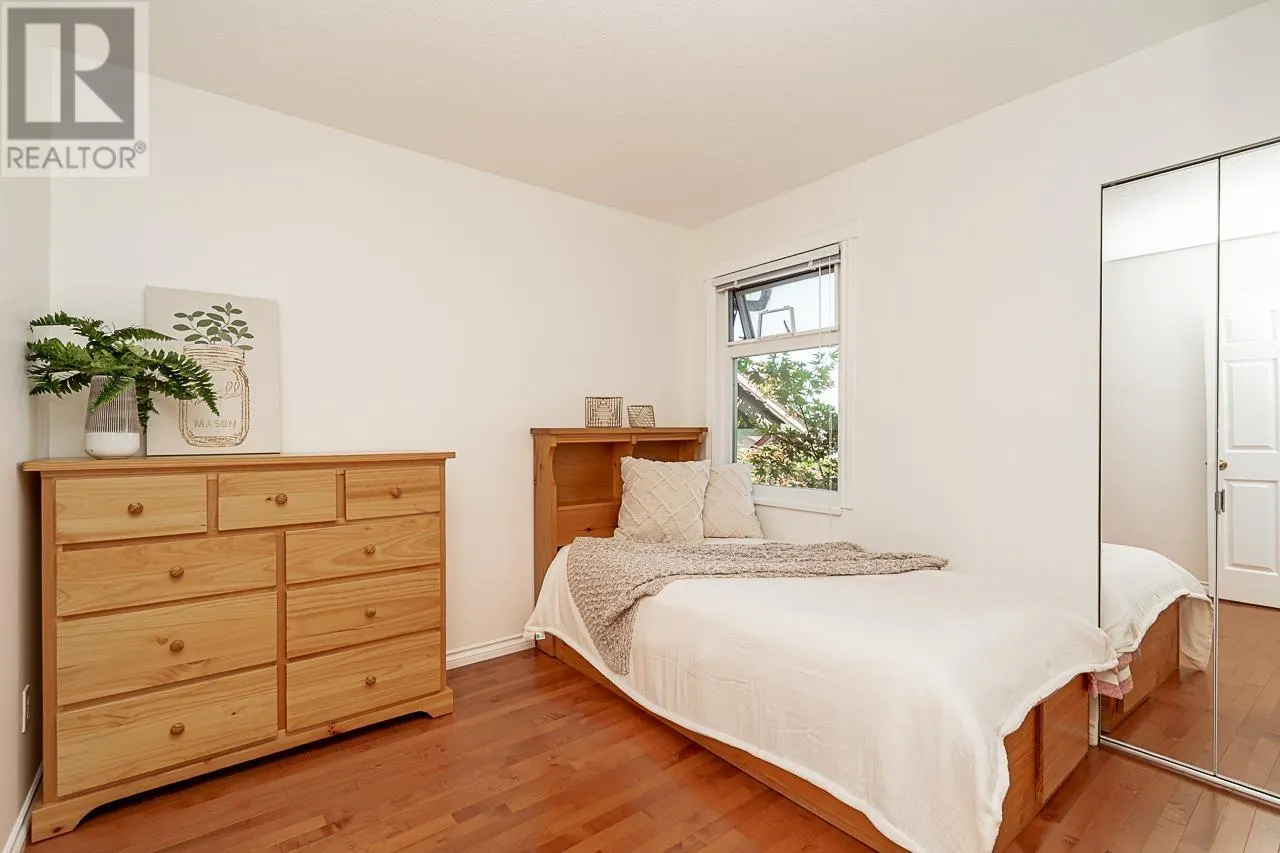 34 900 W 17TH STREET