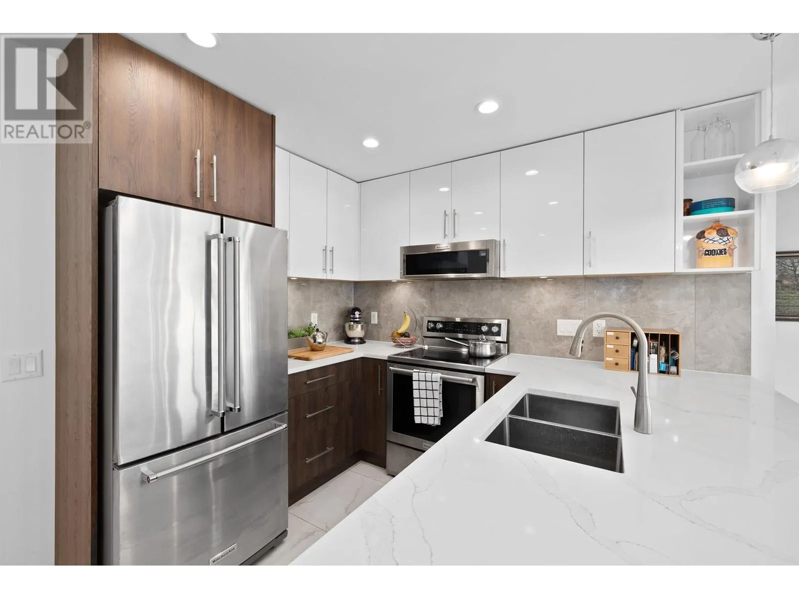 104 11718 224 STREET