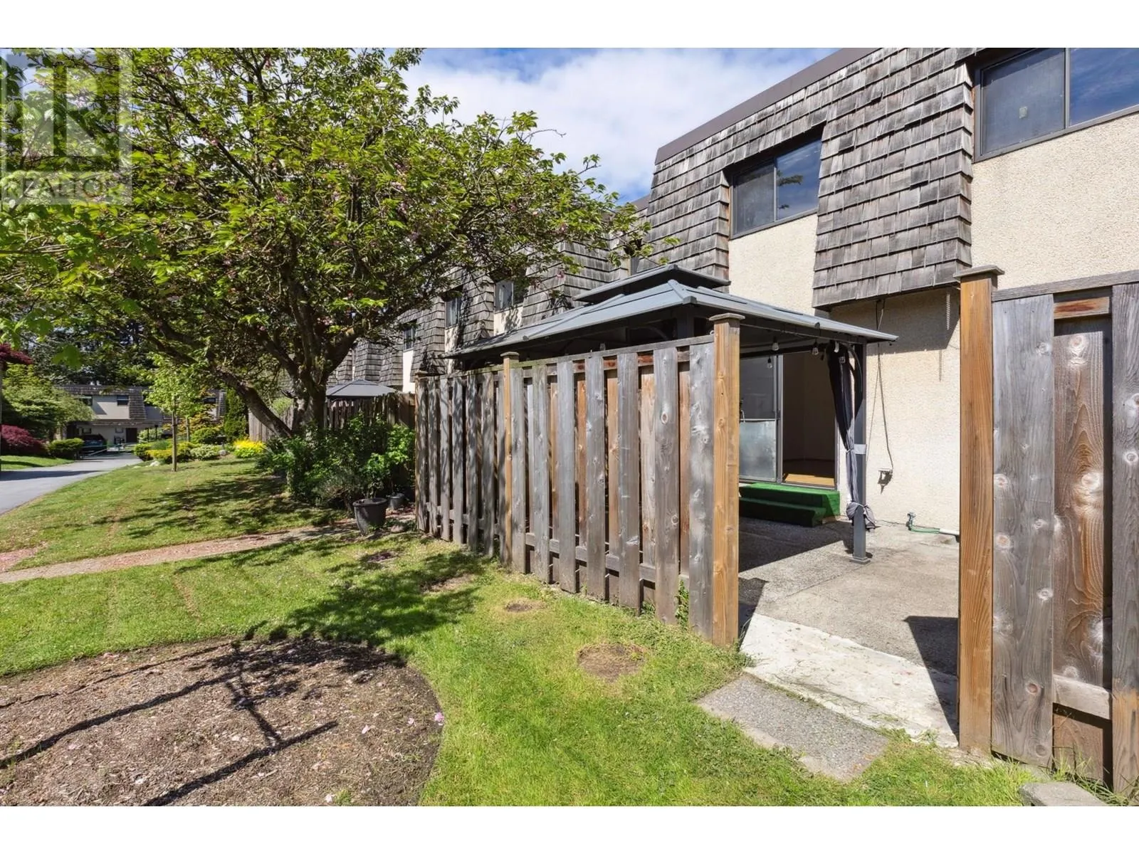 1142 PREMIER STREET