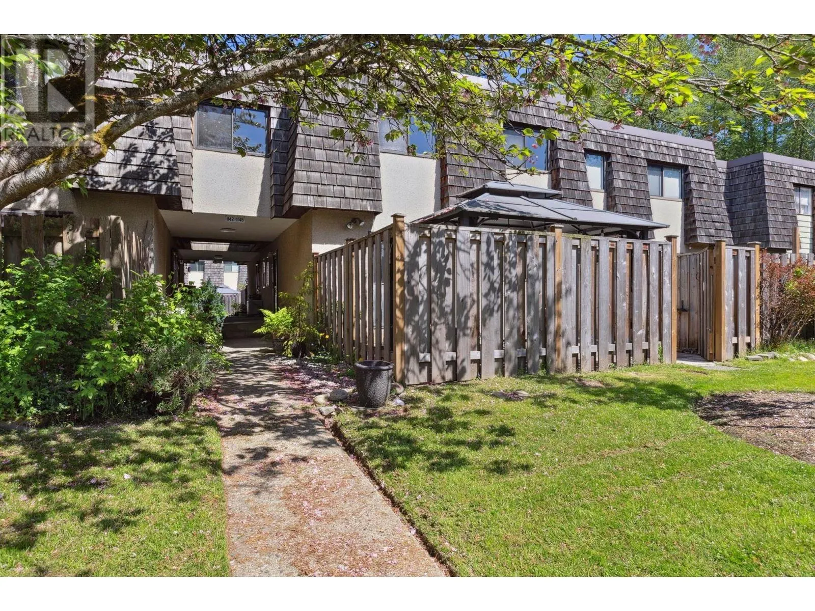 1142 PREMIER STREET