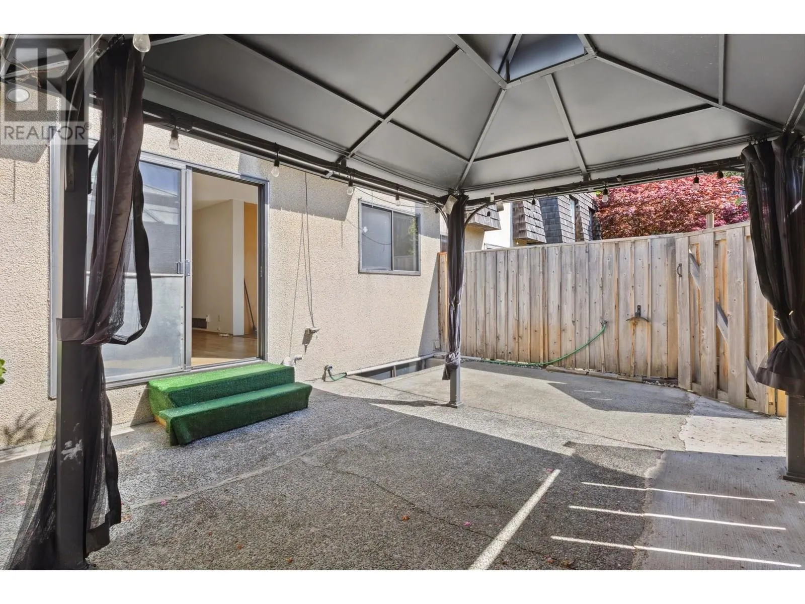 1142 PREMIER STREET