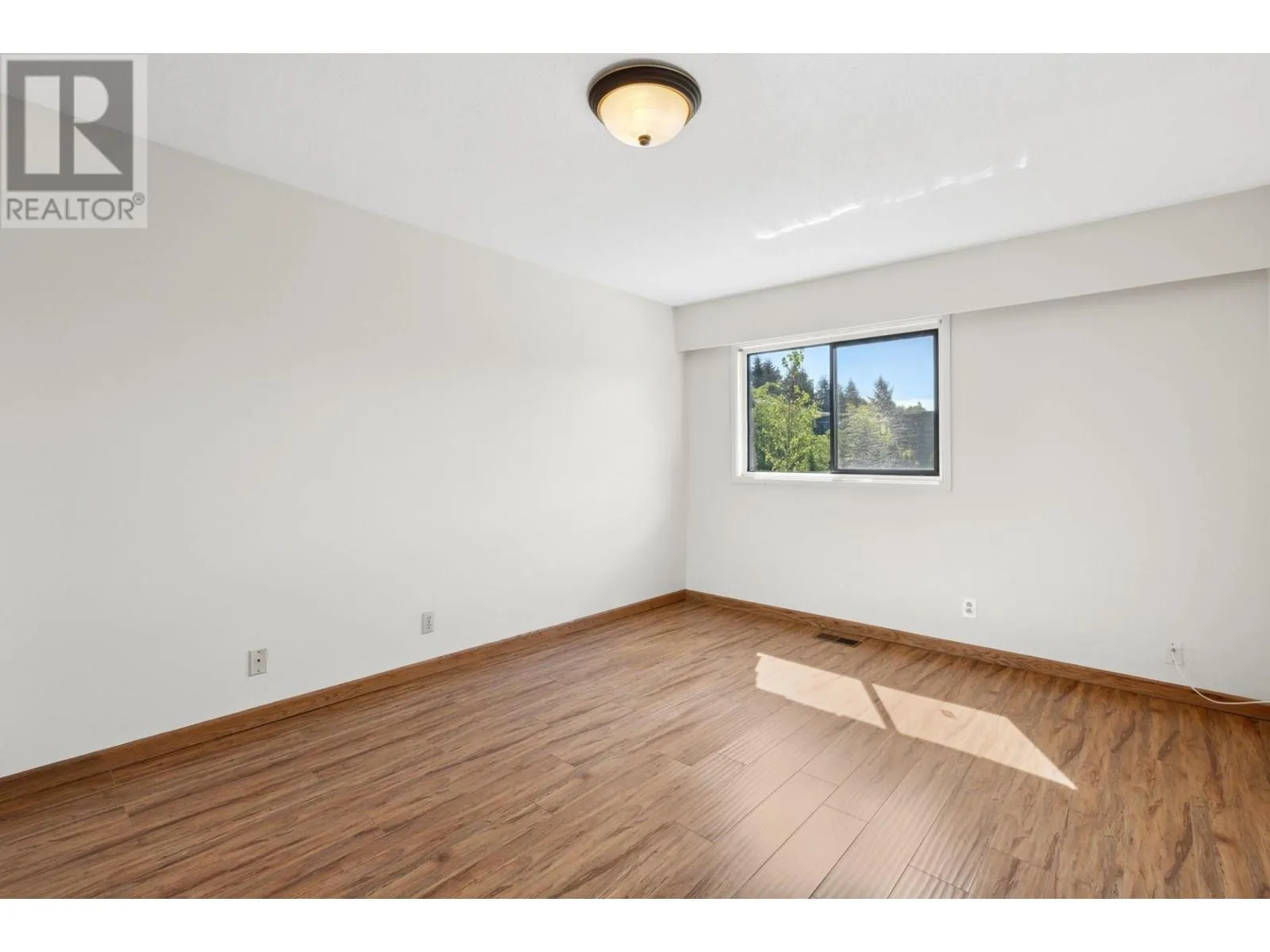 1142 PREMIER STREET