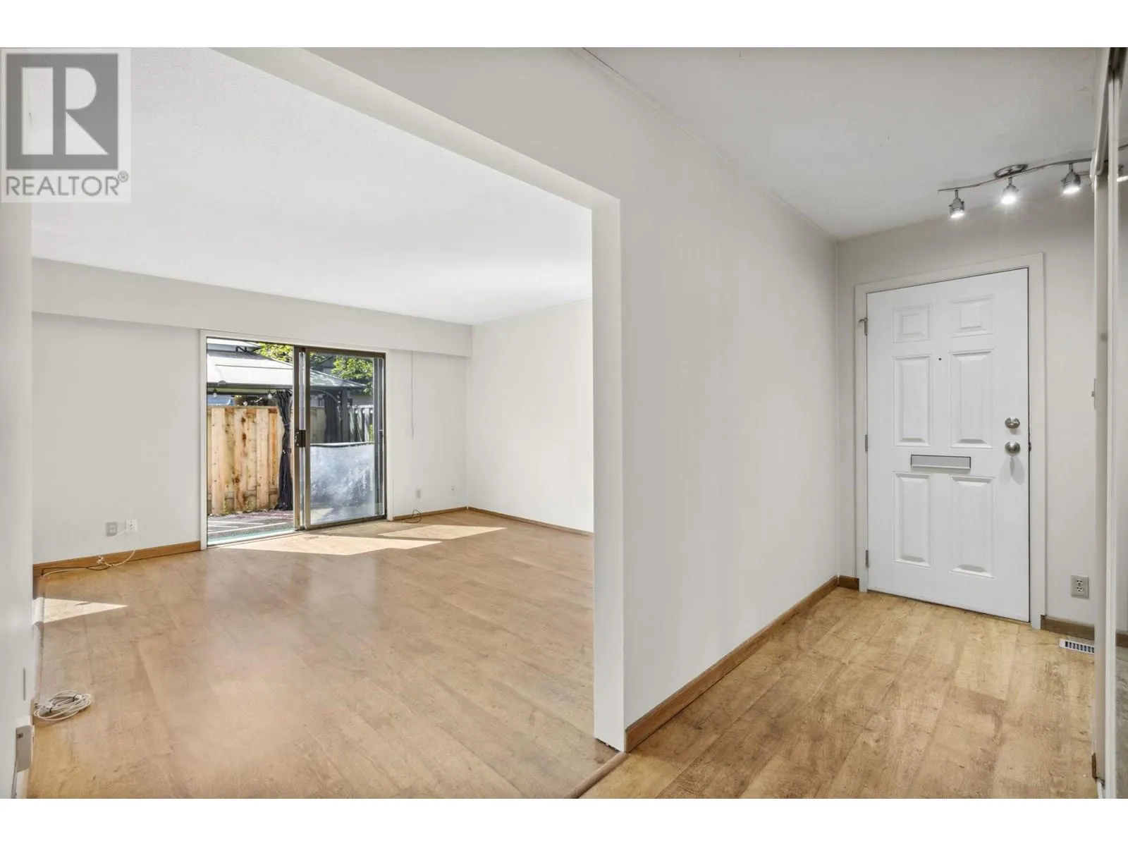 1142 PREMIER STREET