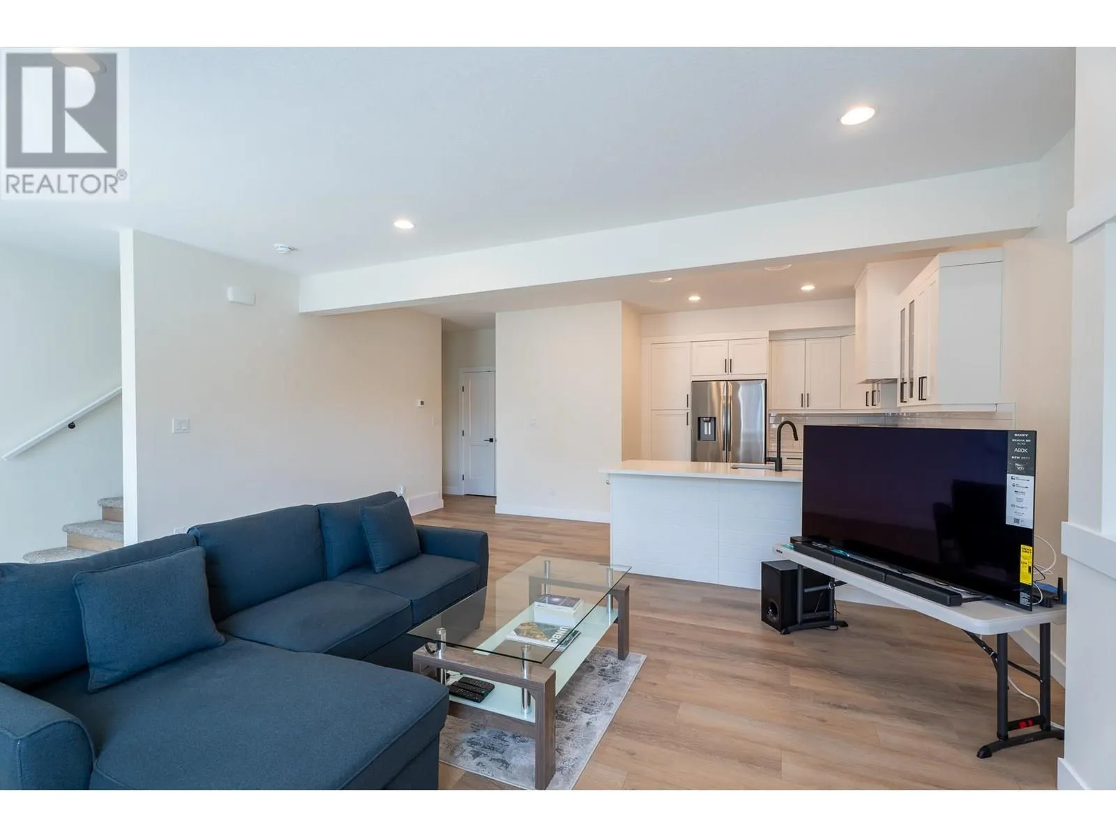 703 4274 22ND AVENUE