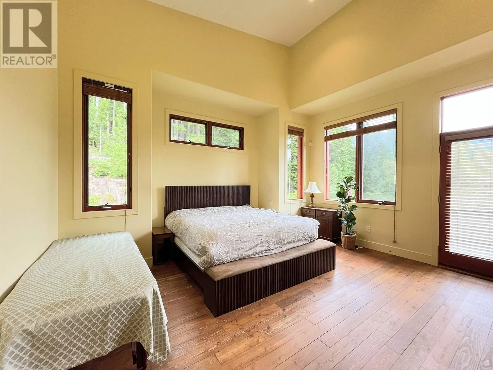 2923 FERN DRIVE