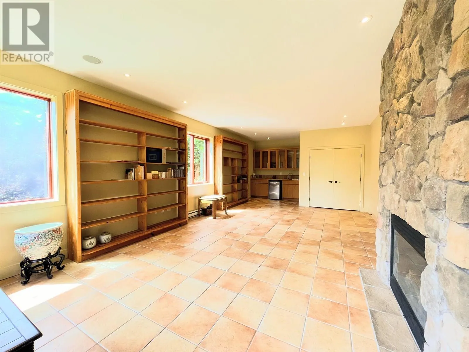 2923 FERN DRIVE