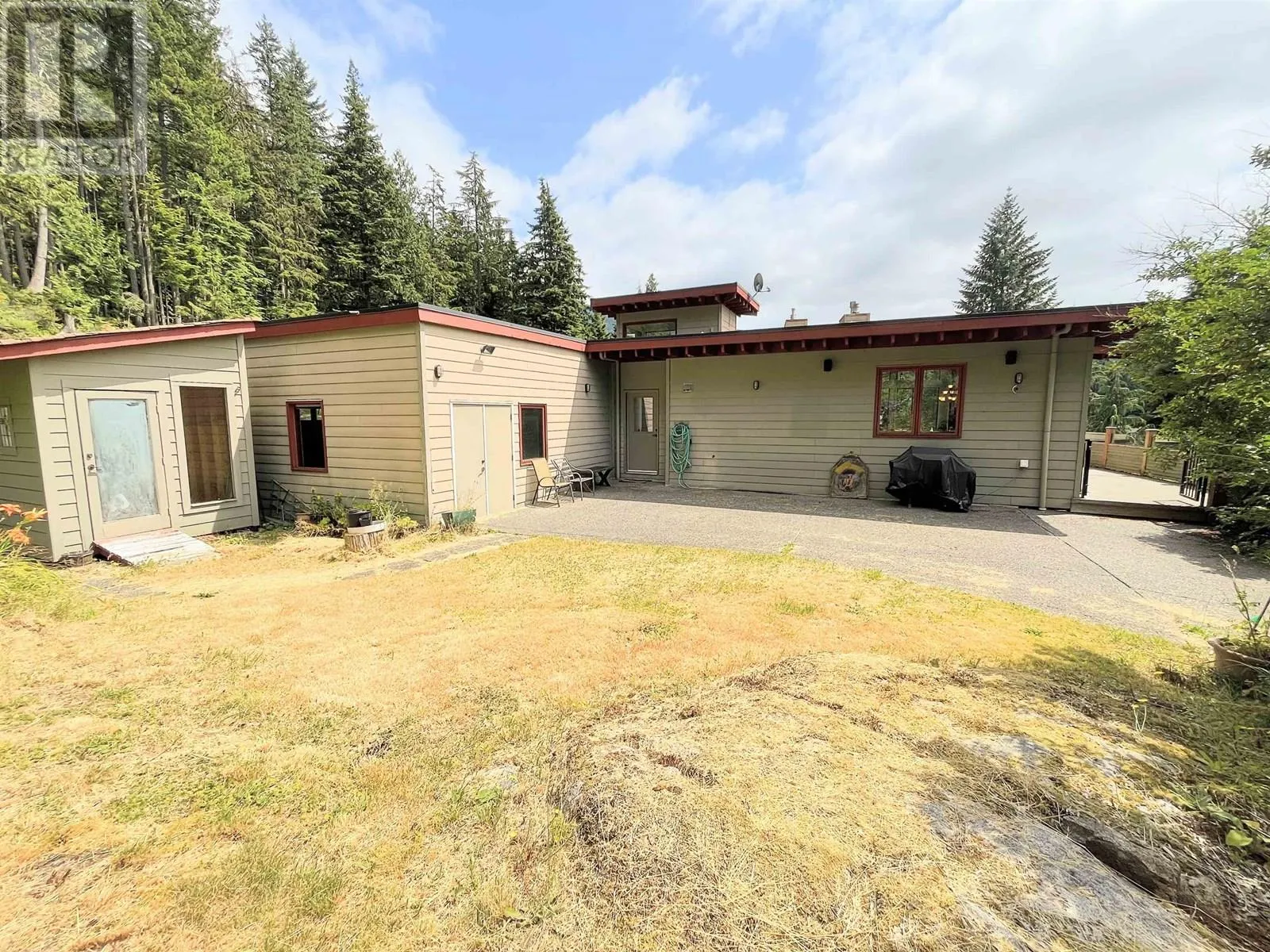 2923 FERN DRIVE