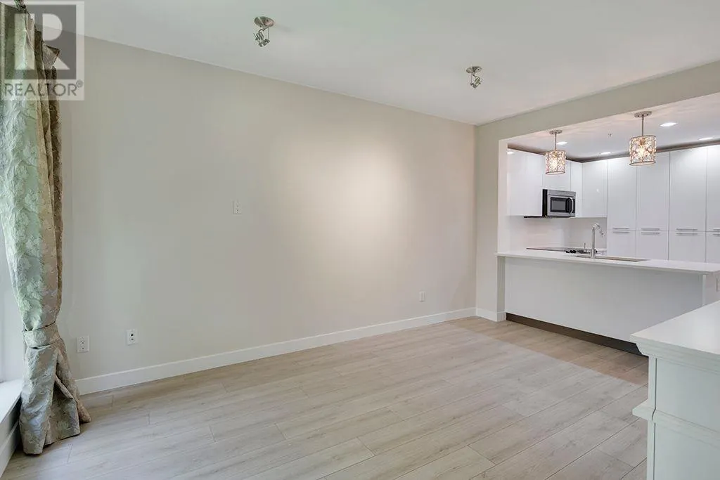 404 733 W 3RD STREET
