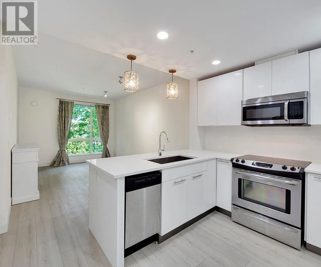 404 733 W 3RD STREET
