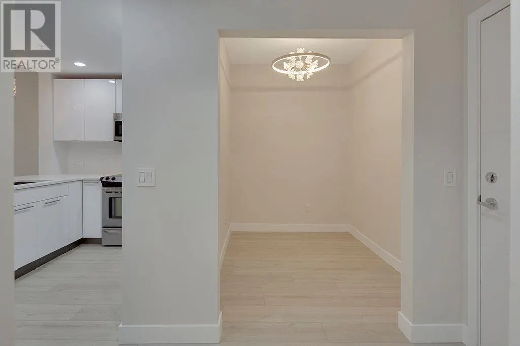 404 733 W 3RD STREET