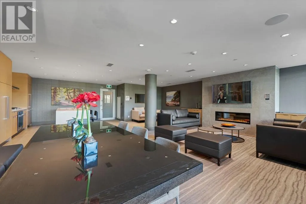 101 768 ARTHUR ERICKSON PLACE