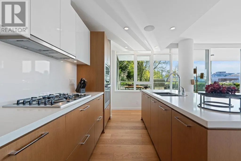 101 768 ARTHUR ERICKSON PLACE