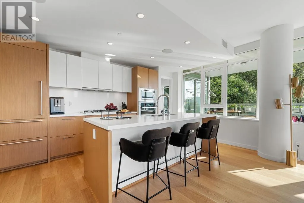 101 768 ARTHUR ERICKSON PLACE