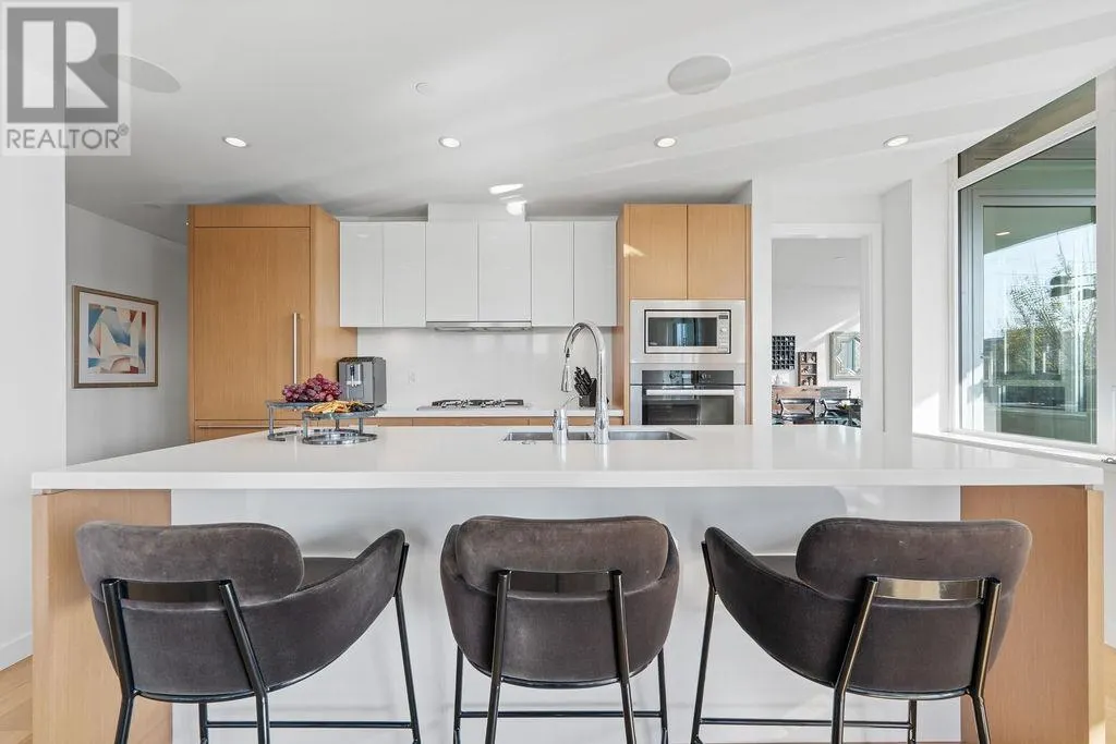 101 768 ARTHUR ERICKSON PLACE