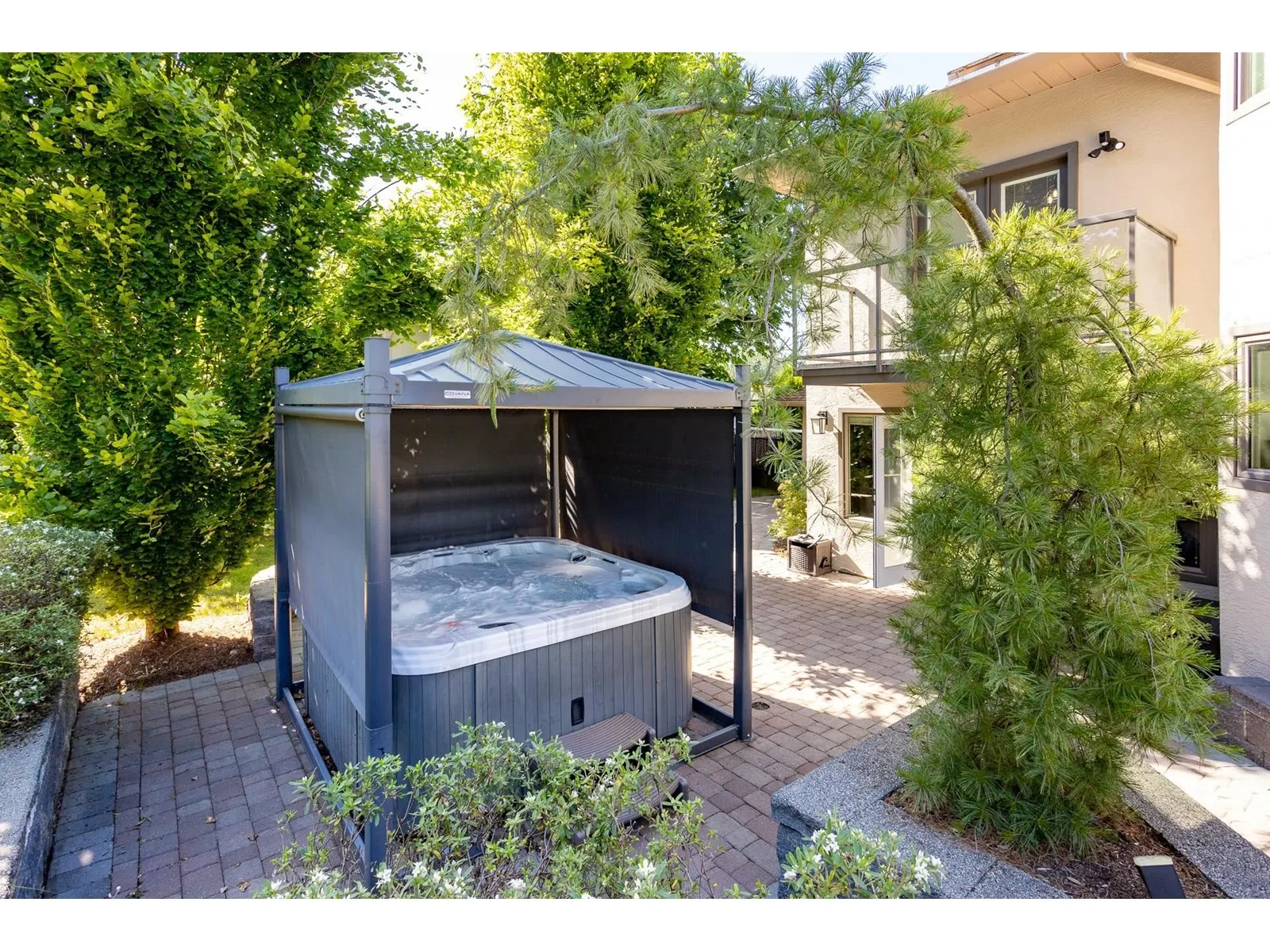 8531 BANNISTER DRIVE