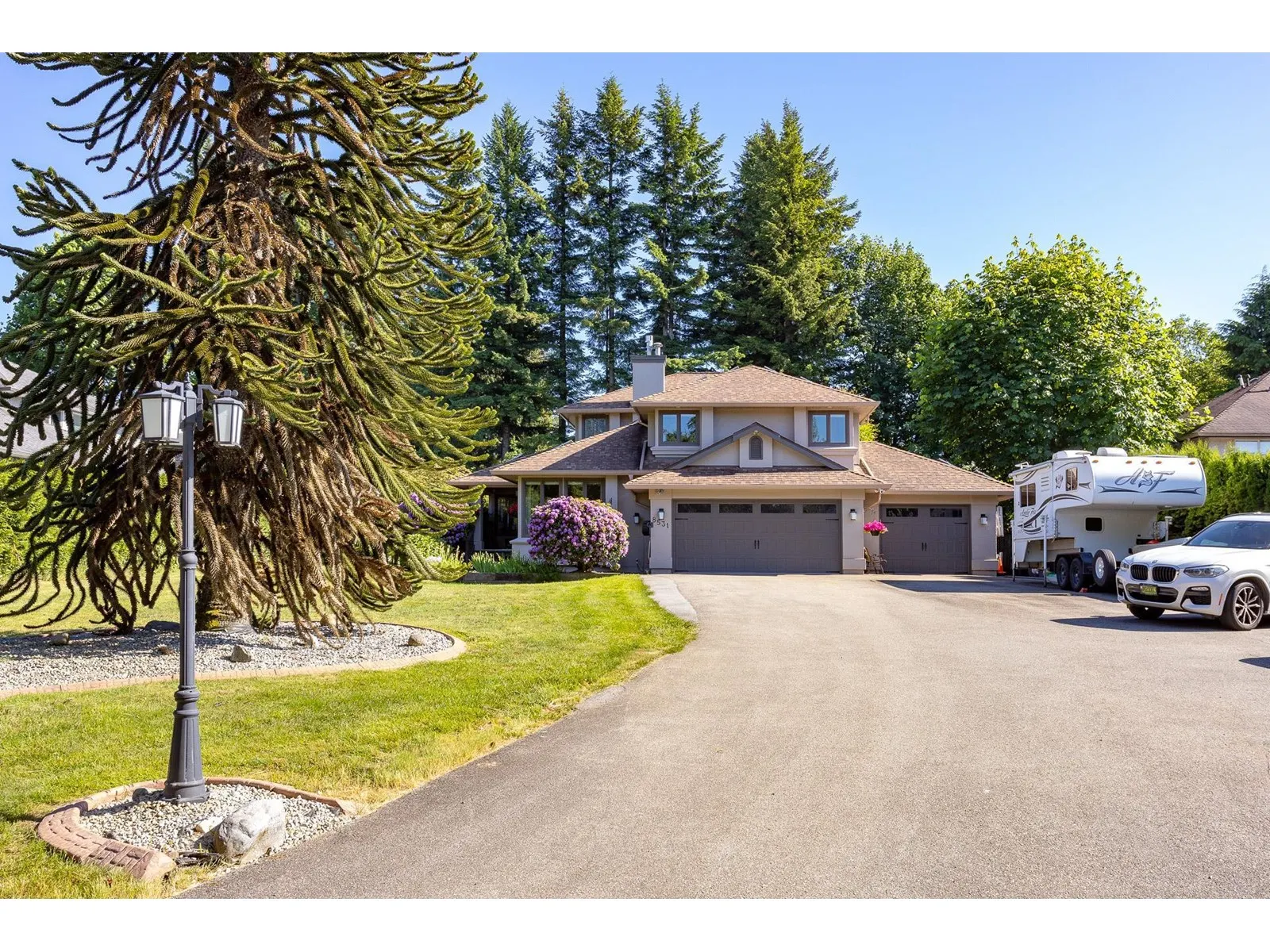 8531 BANNISTER DRIVE