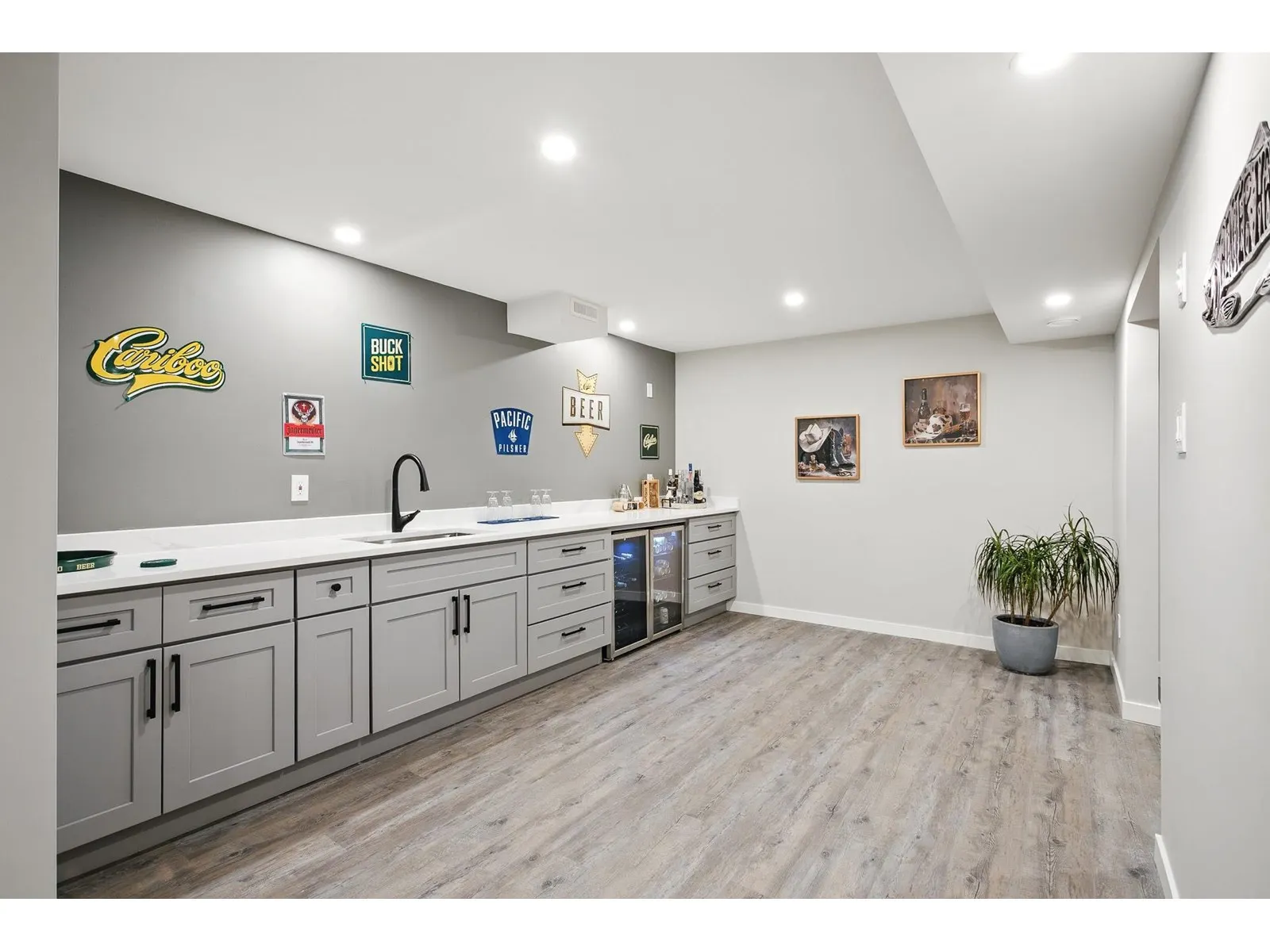 8531 BANNISTER DRIVE