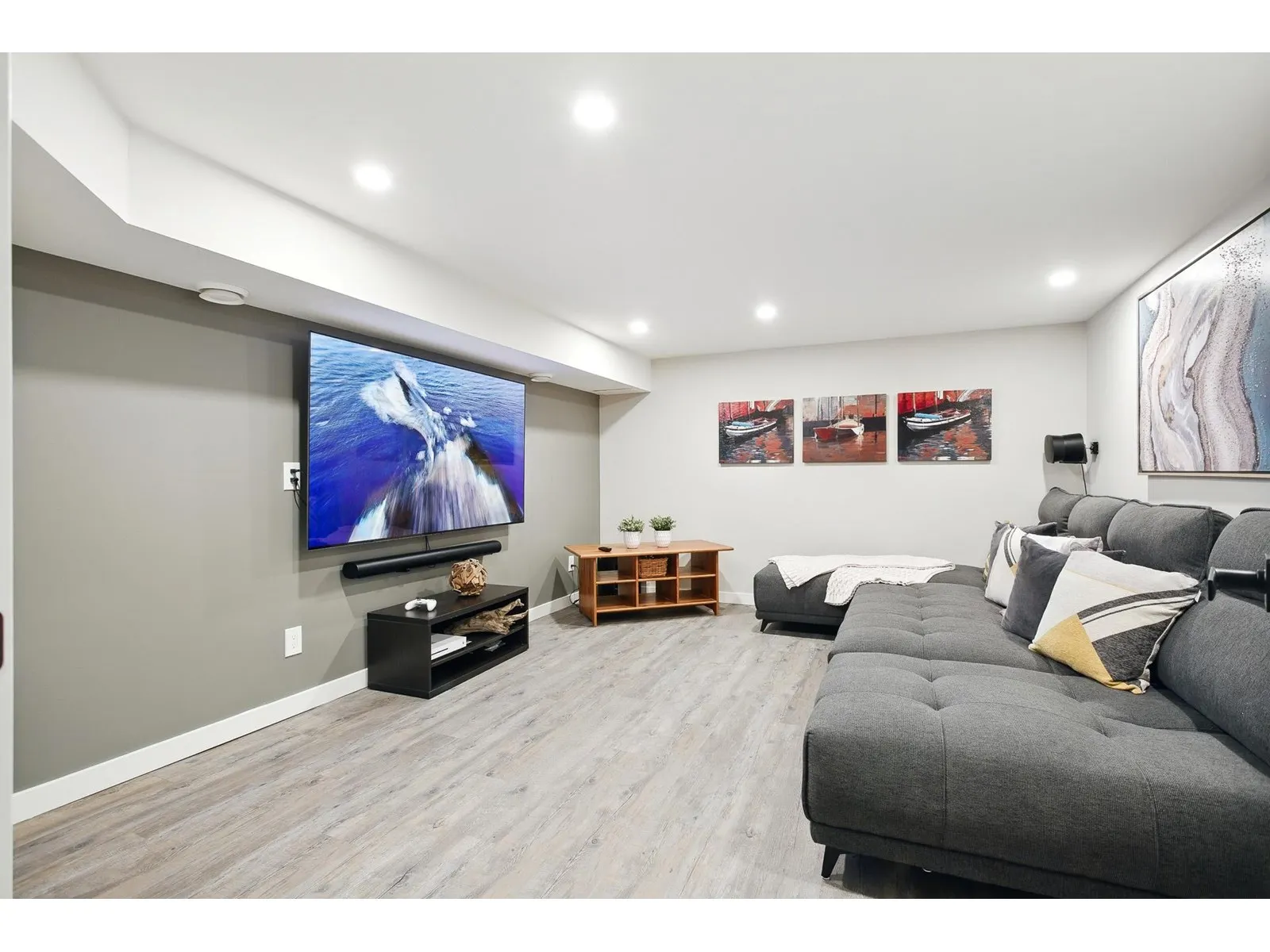 8531 BANNISTER DRIVE