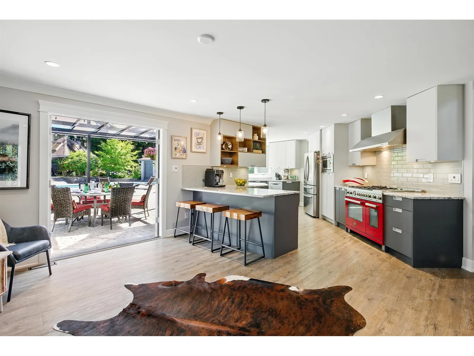 8531 BANNISTER DRIVE