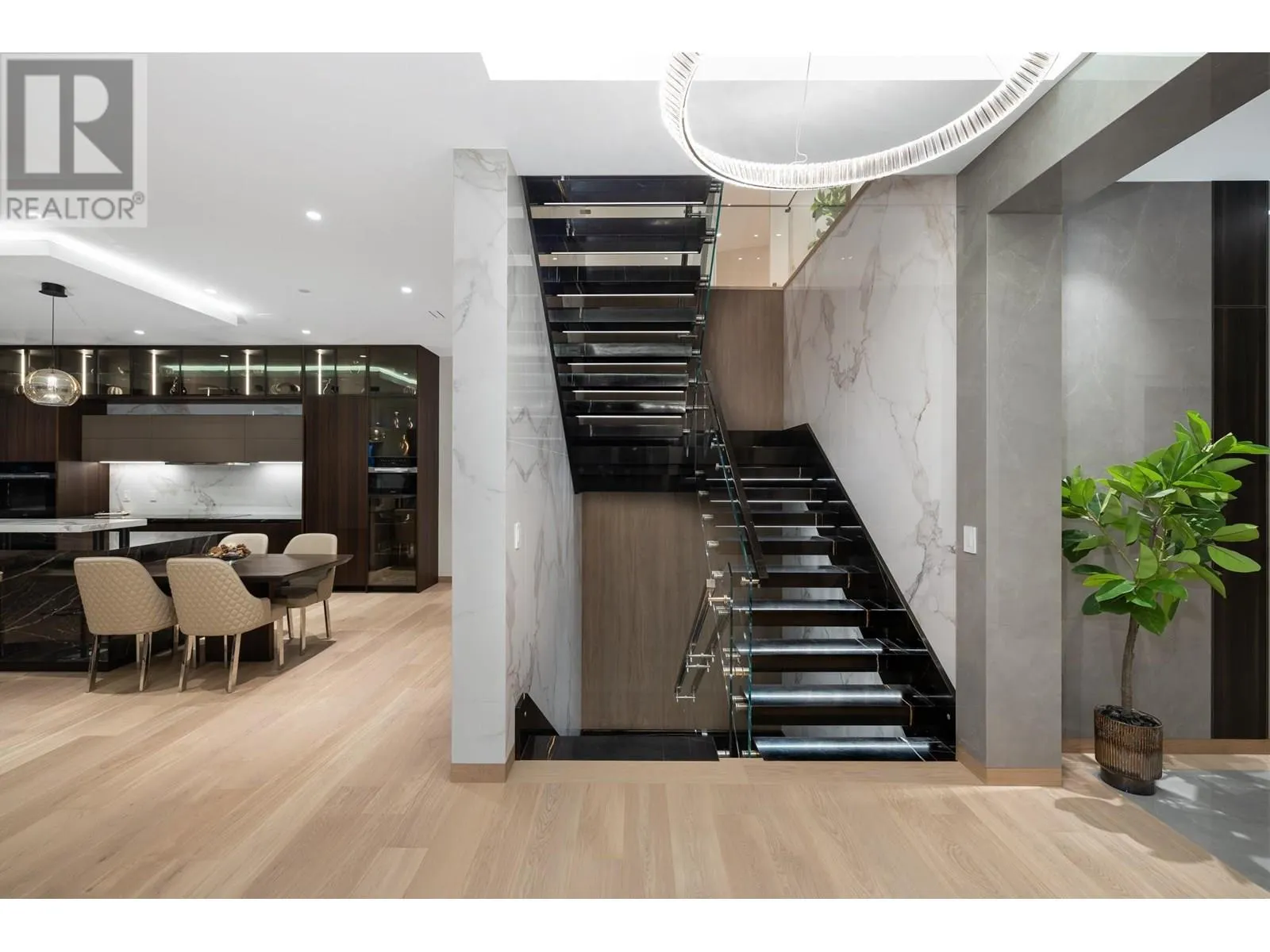 1405 28TH STREET