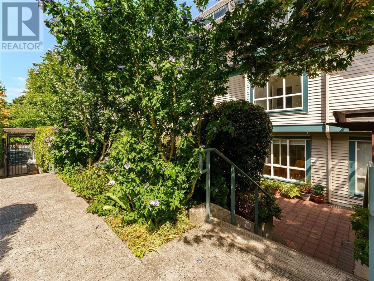 12 288 ST. DAVIDS AVENUE