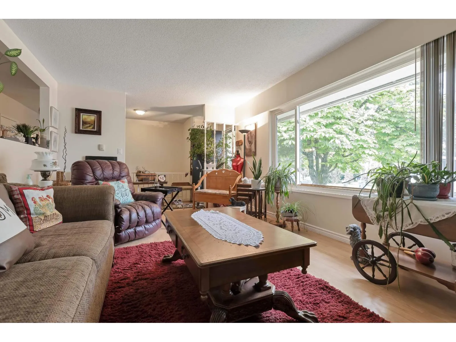 2136 SHERWOOD CRESCENT