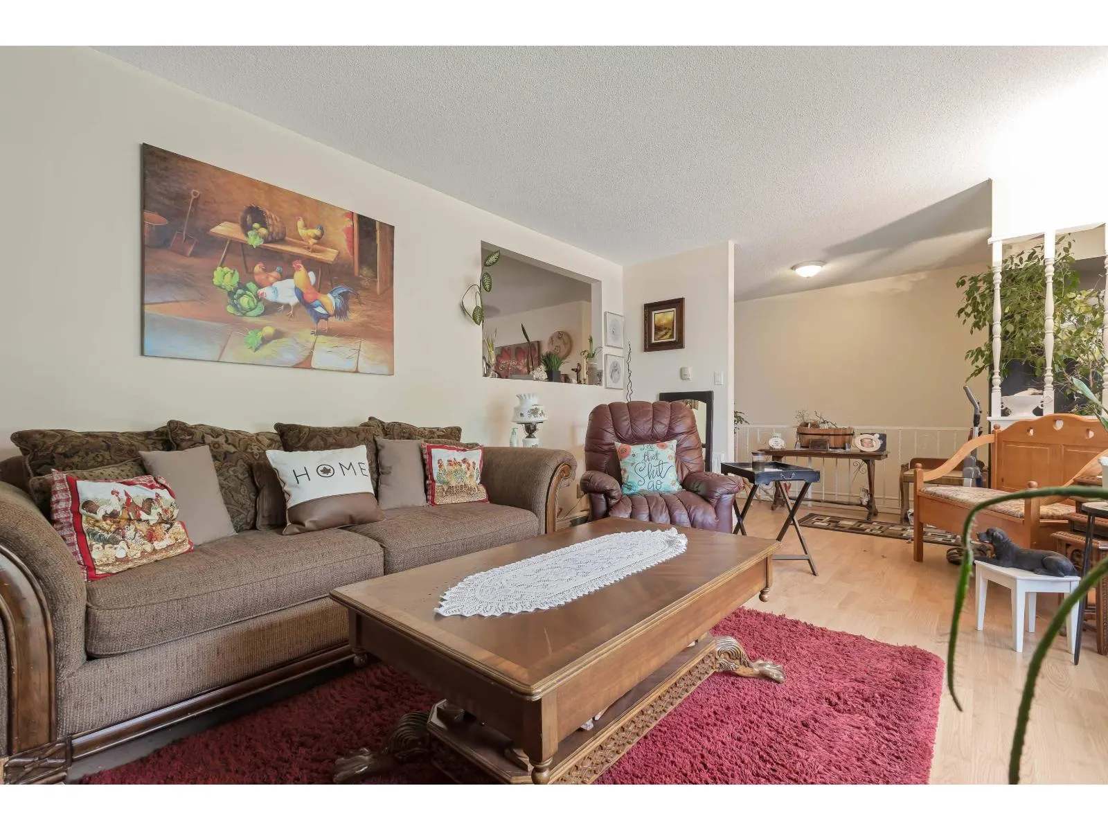 2136 SHERWOOD CRESCENT