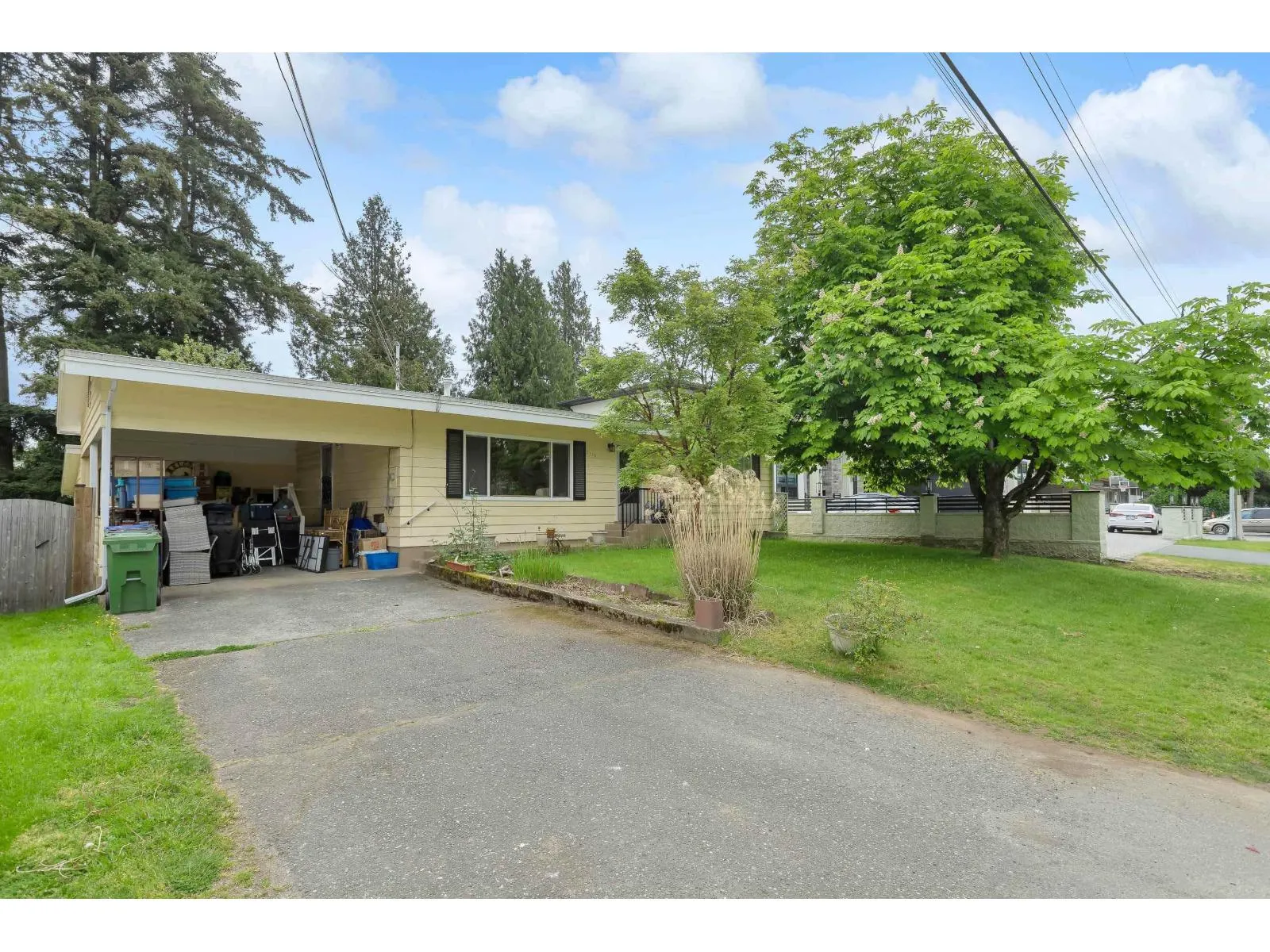 2136 SHERWOOD CRESCENT