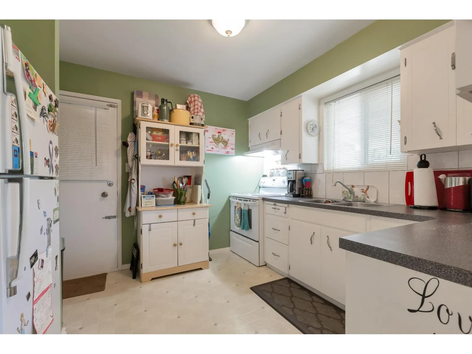 2136 SHERWOOD CRESCENT